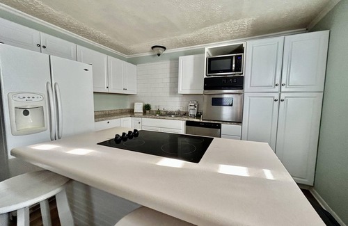 Springfield House | Cute Cozy Home! Great Location ONE Block From Mercy!