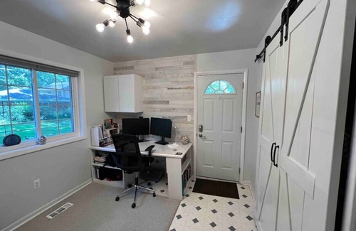 Ypsilanti House | Cute Home near U of M and EMU