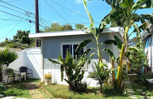 Port Hueneme Cabin | Cute little guest room/separate cottage close to Beach!