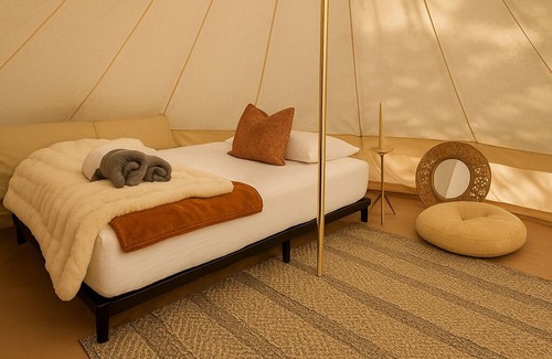 Haleiwa House | Cute Off Grid Bell Tent with WIFI - 5 min from Haleiwa!