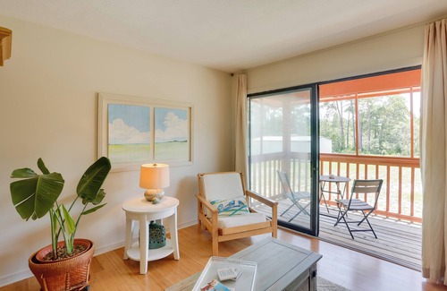 West Panama City Beach Condo | Cute PCB Condo by Lake Powell w/Pool Access!