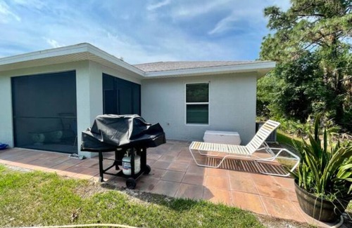Englewood East Villa | Cute Property Located In The Center Of Englewood