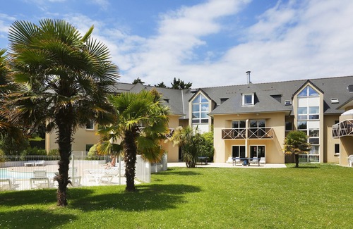Saint-Briac-sur-Mer Condo | Cute Seaside Apartment | Walk to the Beach!