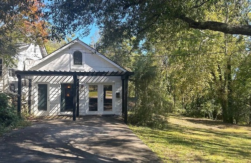 Trussville Apartment | Cute studio with loft in charming Trussville