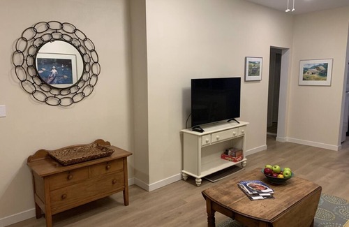 Silverton Cottage | Cute UPDATED cottage - Vintage vibe/modern conveniences!