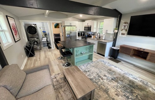 Carrollton House | Cutest Bungalow in Carrollton