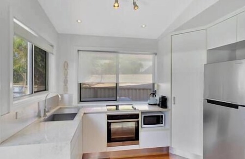 Margate House | Cutts Cottage - Modern retreat with private pool
