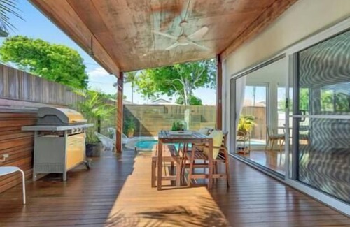 Margate House | Cutts Cottage - Modern retreat with private pool