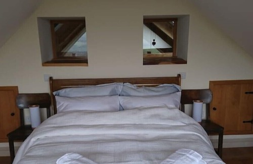 Carmarthen Other | Cwmderi, a green valley.