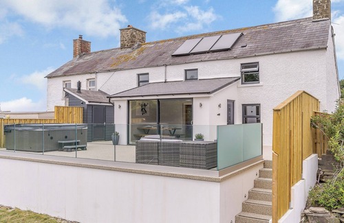Tan-y-groes Cottage | Cwmporthman Farm Cottage-UK34701