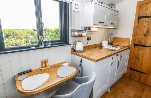 Llanfachraeth Cottage | Cwt Y Rhos