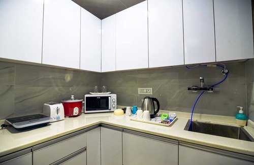 Sector 26A Apartment | Cyber Hub retreat near Global foyer