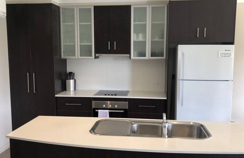 Mulwala Apartment | Cypress 39 A located close to clubs overlooking the lake.