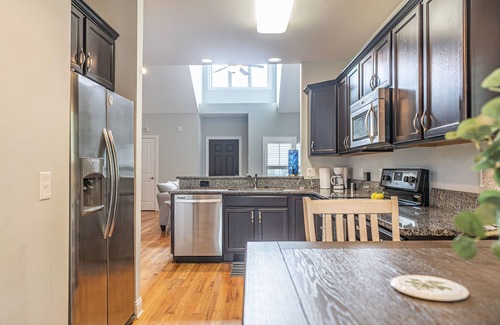 Southern Pines House | Cypress Creek golf retreat. Pool and minutes from downtown!