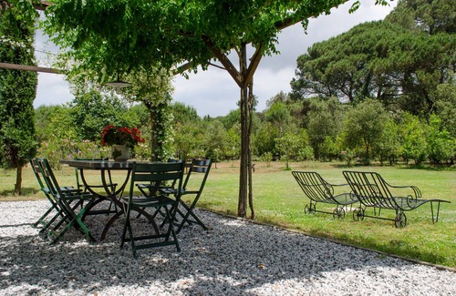 Vecchiano House | Cypress farmhouse in the park, sea and city of art