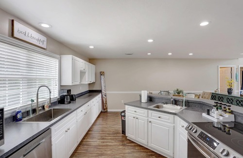 Branford House | Cypress Landing: Riverfront w/Private Dock and Beach