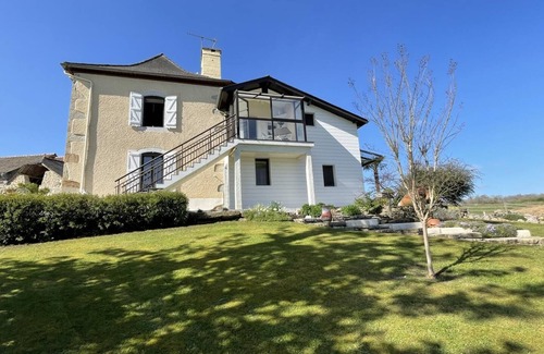 Asson House | CYRALIE - ASSON - Gîte