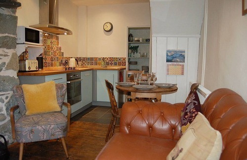 Dolgellau Cottage | Cysgod Idris Cottage in Dolgellau, Eryri/Snowdonia