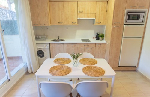 Los Canos de Meca Apartment | Dúplex con piscina, garaje y jardín, frente a la playa de los Caños de Meca.