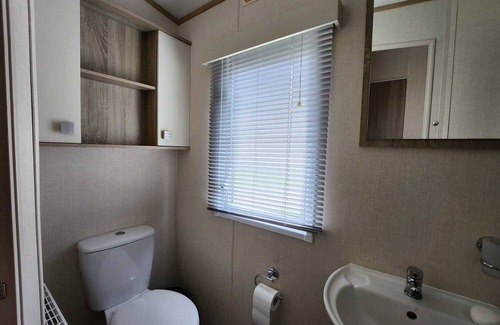 St Margaret's at Cliffe Cabin | D&AShortBreaks-StMargaretsBay-WiFi-Parking