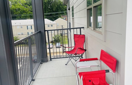 Forest Park Apartment | D&D Luxury Relaxing Loft Home Away From Home