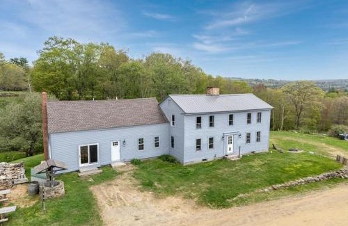 Loudon Apartment | D-Miles Smith Farm Suite