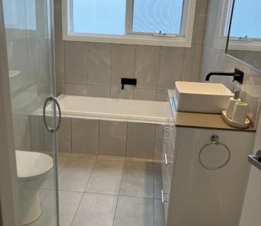 Oatlands Apartment | D"s cottage - Self contained guest suite