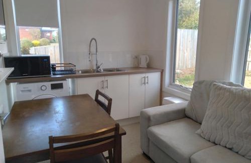 Oatlands Apartment | D"s cottage - Self contained guest suite