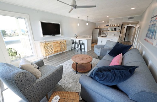 Duck Condo | D109- Oceanfront Condo, 2 bedrooms, 2 baths, Community Pool, and Tennis!