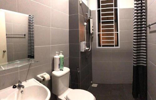 Bandar Penawar House | D12 Desaru Family KTV/Netflix/YouTube/WiFI/UPto18pax