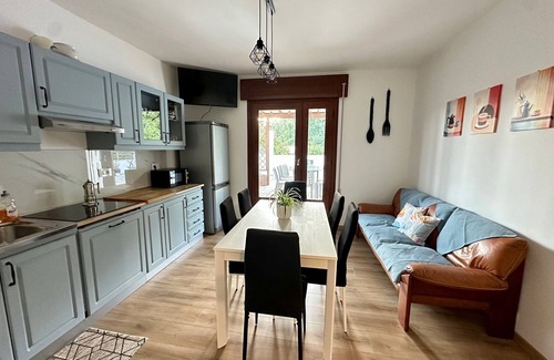 Liedolo Apartment | Da Deki apartment with large terrace overlooking Monte Grappa