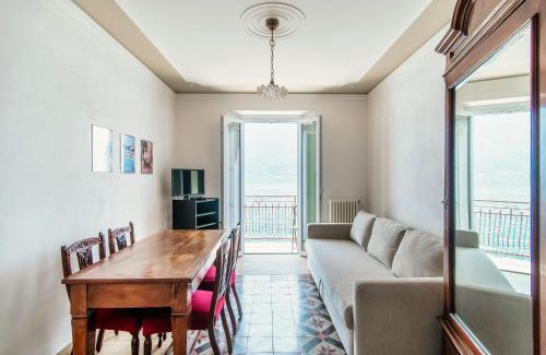Colonno Apartment | Da Flora - Lakefront view - PRIVATE GARAGE - AC