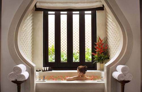 Tho Quang Beach Villa | Da Nang Intercontinental I BR Seaside Villa On The Rocks