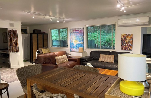 Maleny Cabin | Dads Art Studio