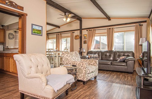 Hill City House | Dads Two Bedroom 1 Bath home and1 car garage. Walk to downtown Hill City, SD