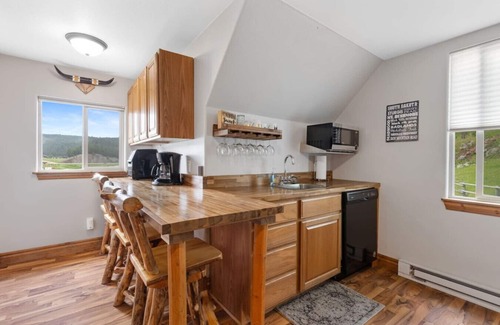 Rapid City House | Dakota Cabin:1 mi. Sheridan Lake