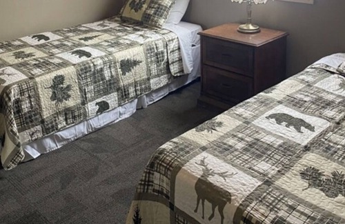 Faulkton House | Dakota Landing Cabins & Motel: 8-Cozy, newly remodeled cabin
