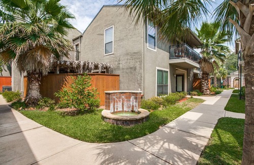 Northeast Dallas Condo | Dallas 2BR Condo Near Downtown & S.M.U.