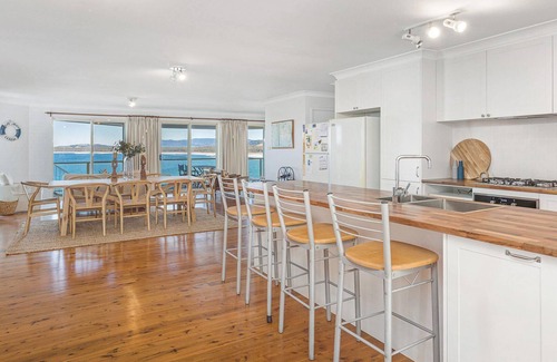 Gerroa House | Dambreezy - Water Views