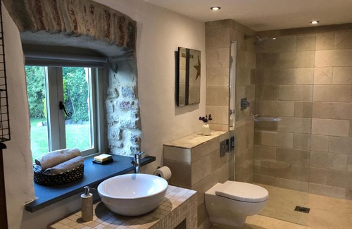 Carmarthen Bed & Breakfast | Dan y Graig Barn, Carmarthen
