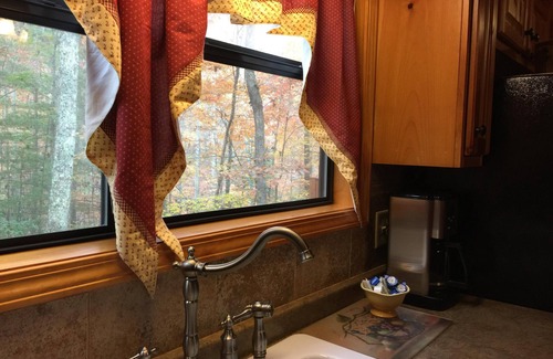 Blairsville Cabin | Dancing Bear Your Honeymoon Cabin in the Woods