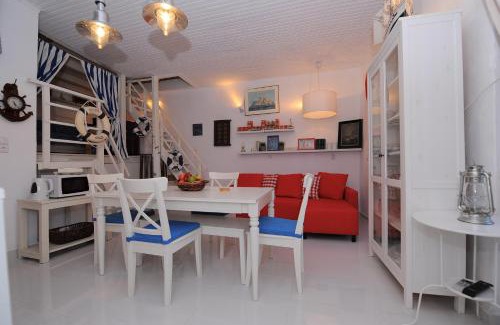 Velanidia Apartment | Dandy Villas Velanidia Sailor's House - Private Maisonette - Sea View