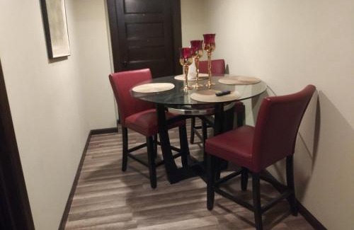 Middletown House | Dangles Short Stays