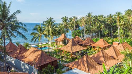 Penuktukan Hotel | Dani Beach Villa - Beachfront Villas in Penuktukan