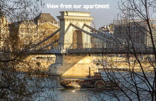 Budavar Apartment | Danube Waterfront View at Chain Bridge