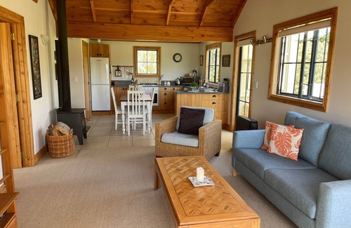 Martinborough House | Dara Vineyard Cottage Martinborough