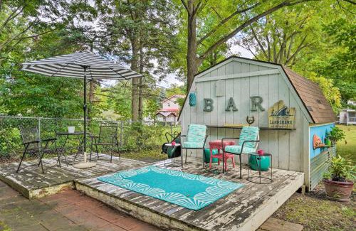 North East House | Darling Cottage about 1 Mi to Lake Erie Beach!