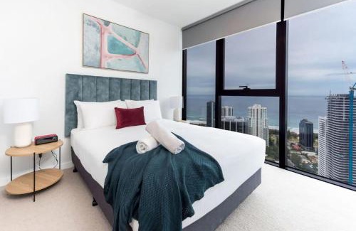 Broadbeach Apartment | Darling Views 41st Floor Oasis with Pool