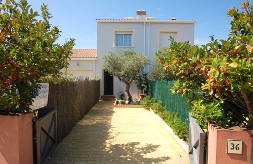 Mas Pinell Ski Chalet | Daró 2D 36 - Pool, 250m away from the beach