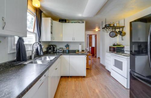 Darrington House | Darrington Rental with Private Yard and Mountain Views